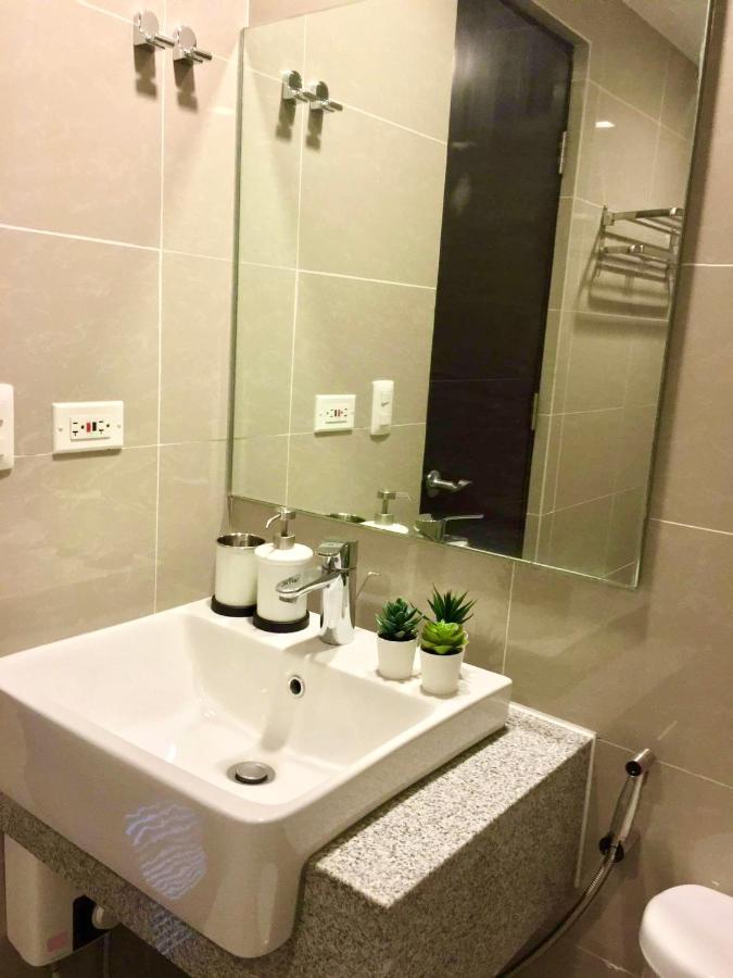 Daniella'S Modern & Cozy Suite In Uptown Bgc Manila Bagian luar foto
